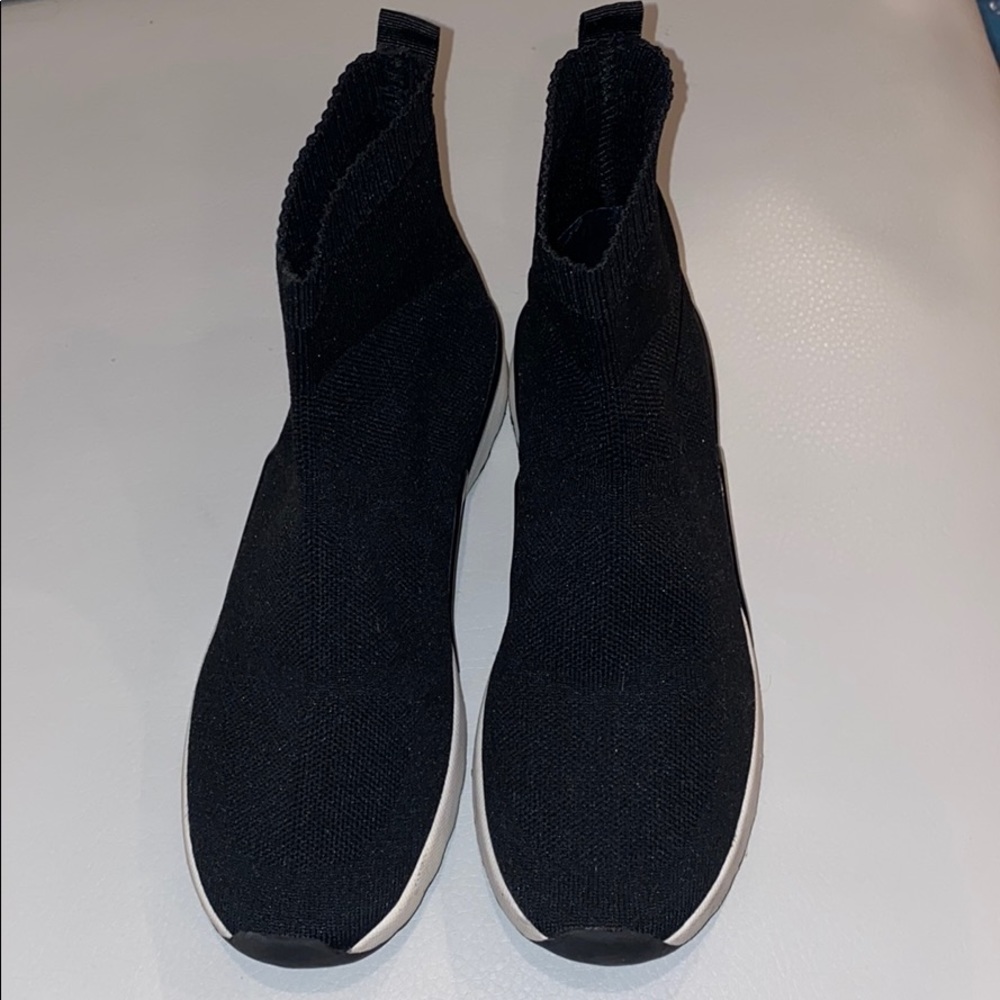 Zara women’s sneakers size 7